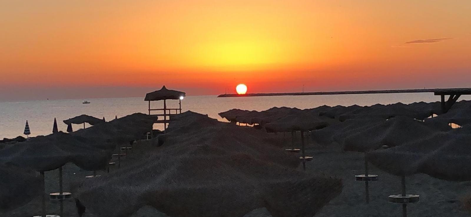 Villaggio Turistico La Baia Degli Angeli Margherita Di Savoia Bagian luar foto