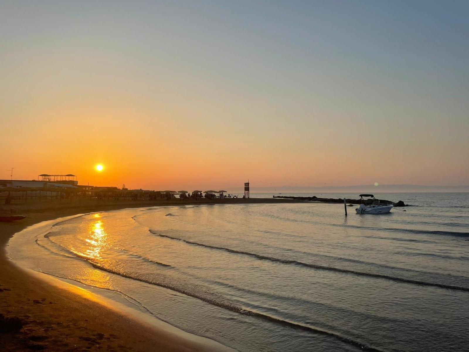 Villaggio Turistico La Baia Degli Angeli Margherita Di Savoia Bagian luar foto