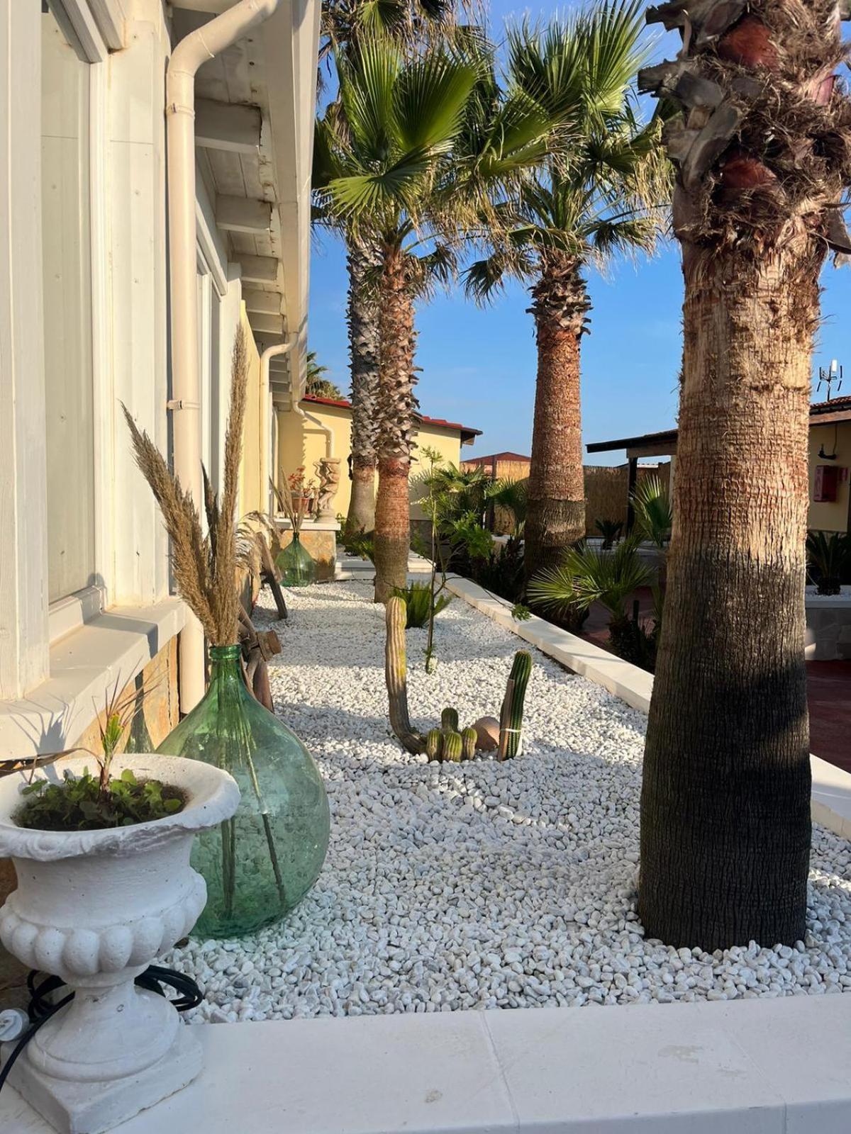 Villaggio Turistico La Baia Degli Angeli Margherita Di Savoia Bagian luar foto